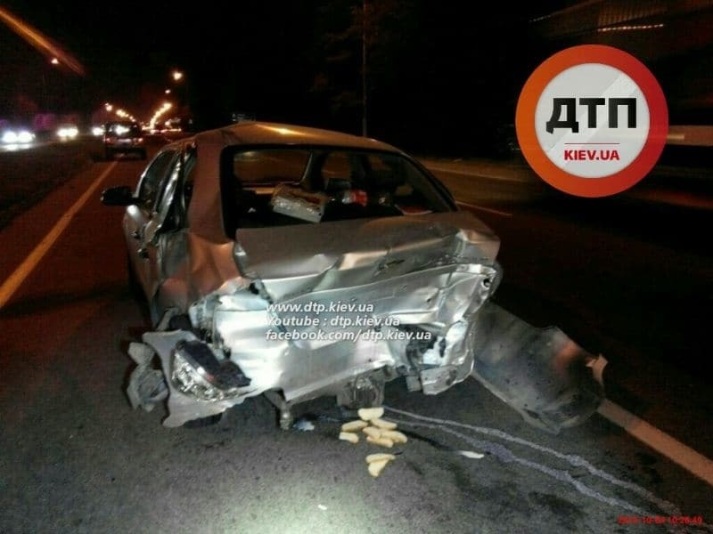 У Києві п'яний водій влаштував "вогняне" ДТП: фото з місця аварії