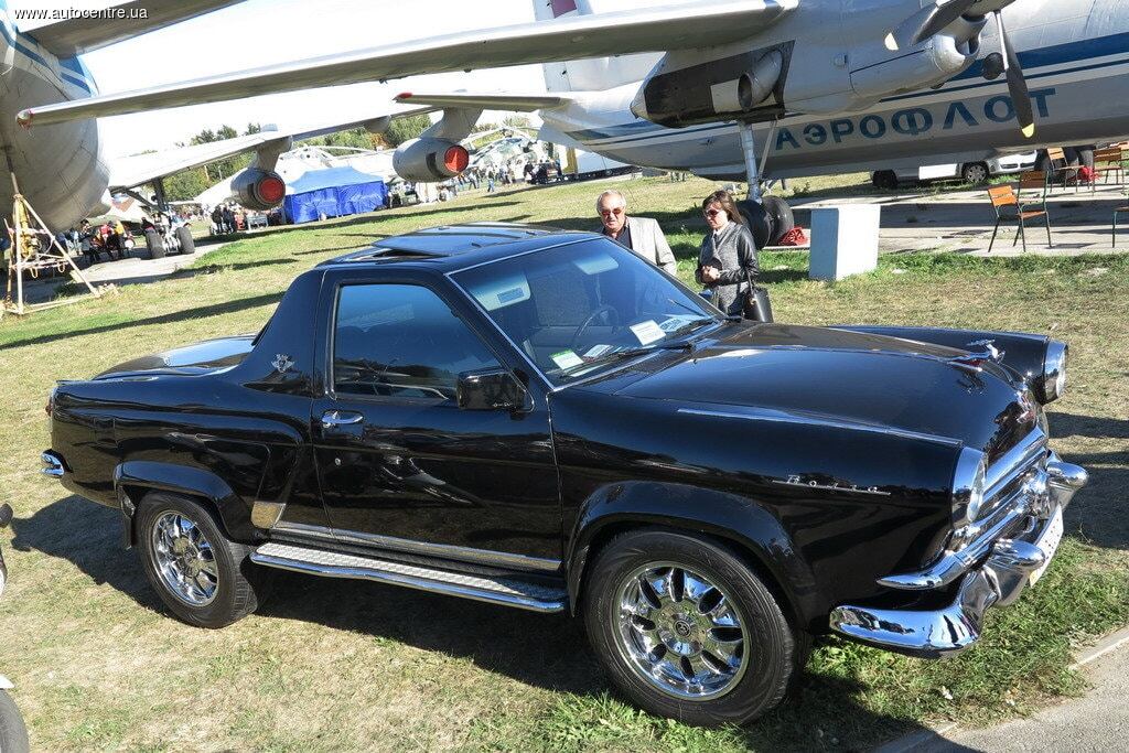 OldCarLand-2015! На выходных в Киеве показали рекордное количество раритетных автомобилей: фоторепортаж