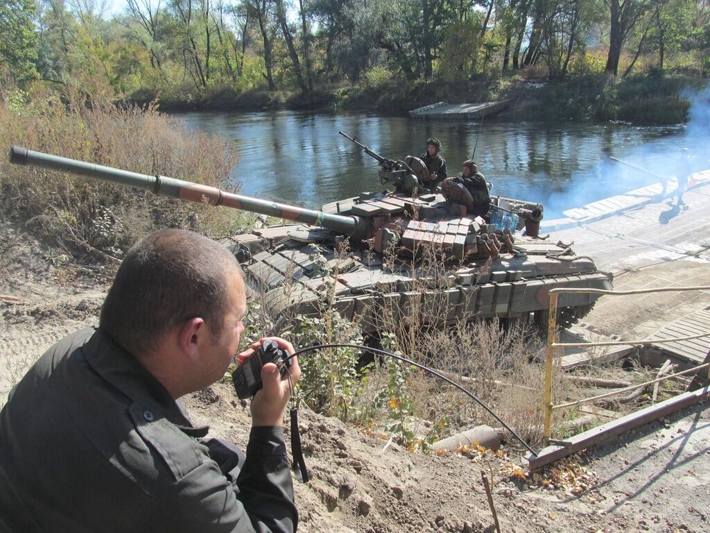 Штаб АТО показав відведення озброєнь на Луганщині: опубліковані фото і відео