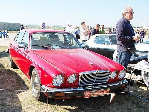 OldCarLand-2015! На выходных в Киеве показали рекордное количество раритетных автомобилей: фоторепортаж