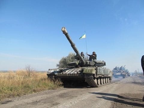 Штаб АТО показал отвод вооружений на Луганщине: опубликованы фото и видео