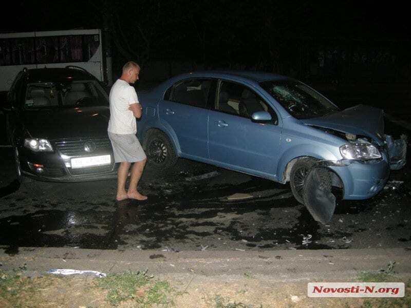 В Николаеве пьяный военный протаранил машину с беременной и ребенком: опубликованы фото, видео