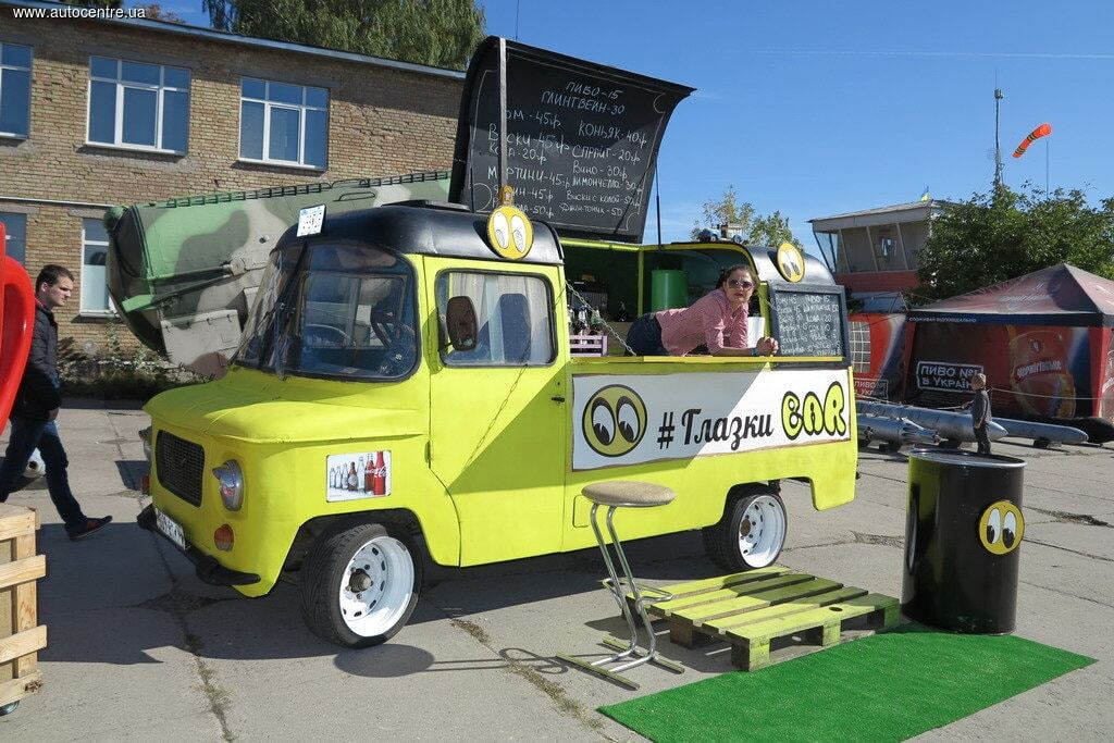 OldCarLand-2015! На выходных в Киеве показали рекордное количество раритетных автомобилей: фоторепортаж