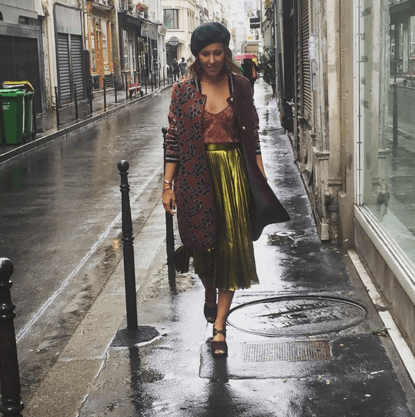 Модница Собчак прогулялась по Парижу в стильном образе