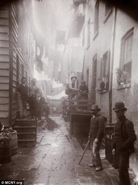Как выглядели трущобы Нью-Йорка 100 лет назад: фото, изменившие историю города
