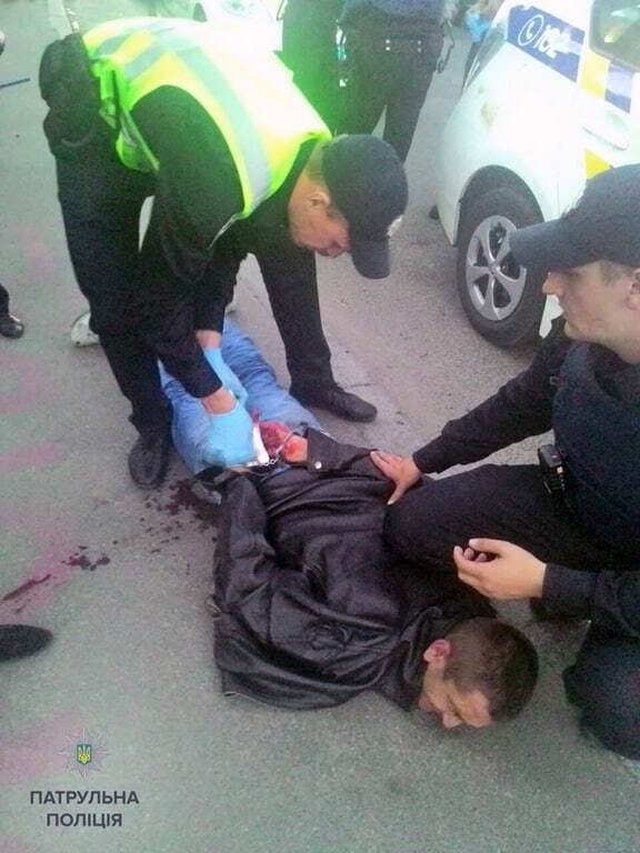 В Киеве полицейские задержали драчуна с ножом