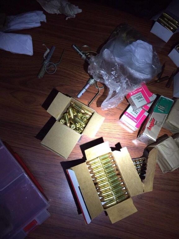 Под Киевом изъяли арсенал с десятками "стволов" и гранатами: опубликованы фото