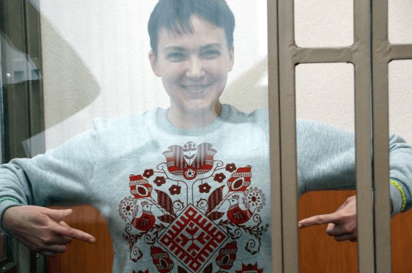 Захист Савченко попросив допитувати свідків тільки в залі суду