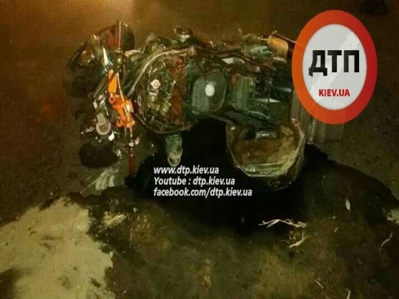В Киеве мотоциклист попал в жуткую аварию на Троещине