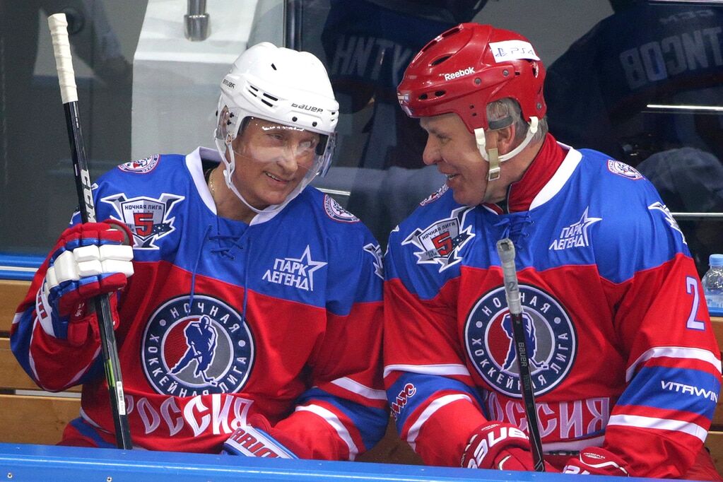Путин забросил семь шайб в гала-матче НХЛ: фотофакт 