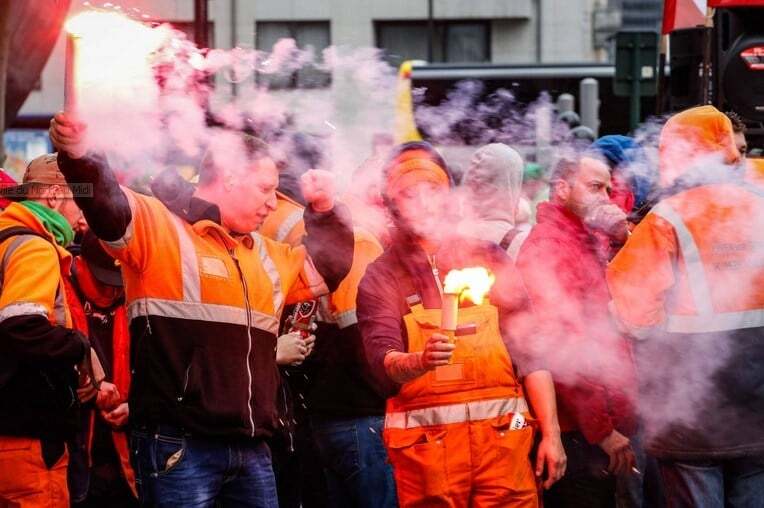 У Брюсселі до 100 тисяч демонстрантів вийшли на протести: опубліковані фото