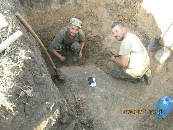 Боец провел археологические раскопки прямо в зоне АТО: опубликованы фото