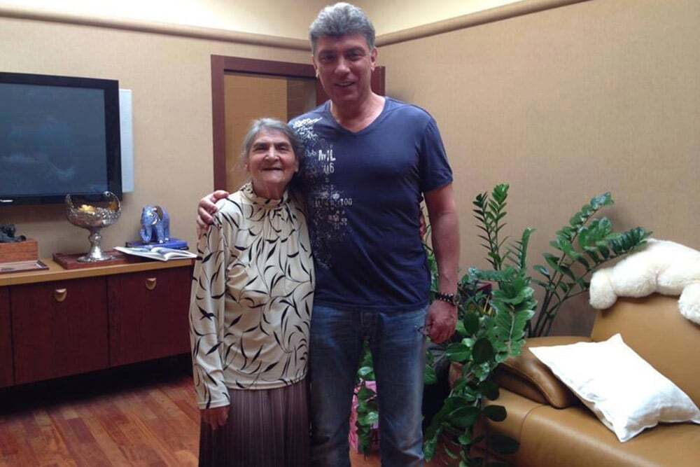 День рождения Немцова: цитаты, яркие факты из жизни и романы российского оппозиционера 