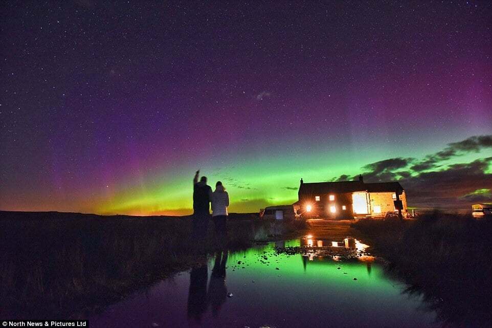 У небі над Британією вночі зійшла "Аврора": фото феномена природи