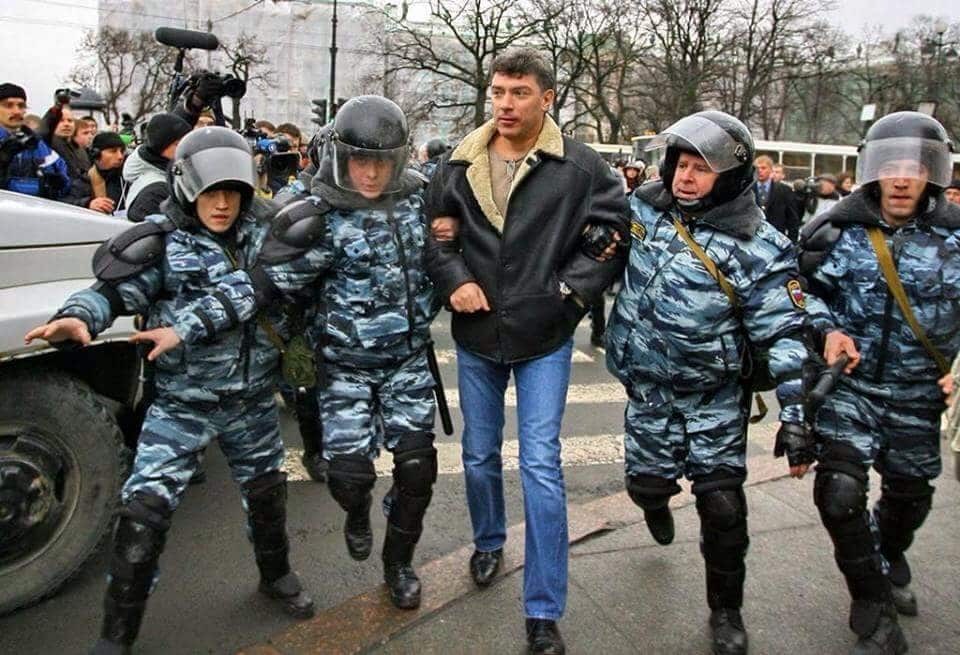 "Он был на редкость легким человеком": соратники Немцова вспоминают убитого оппозиционера