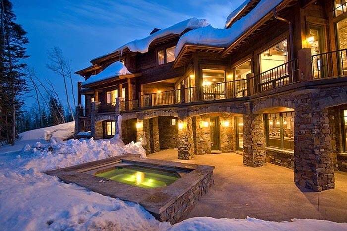 Топ-10 потрясающих фото роскошных домиков на горнолыжных курортах мира