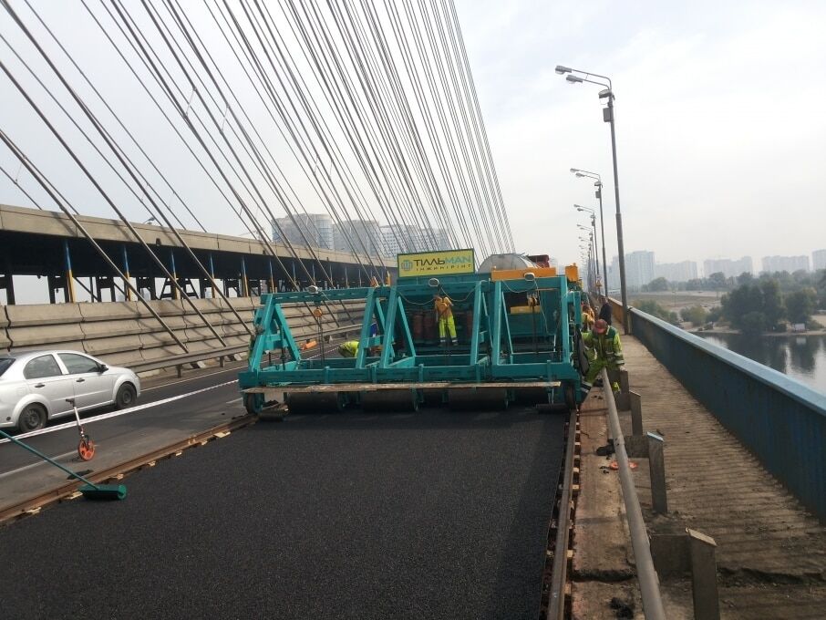 Киевские дорожники досрочно закончили ремонт Южного моста