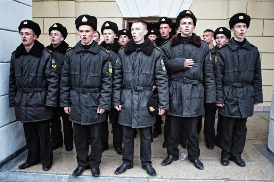 Нахимовцы, которые отказались присягать России, выпустились из колледжа в Британии