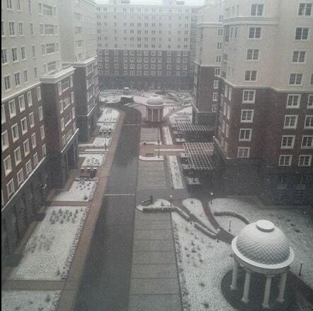 Москву завалило снігом: опубліковані фото і відео
