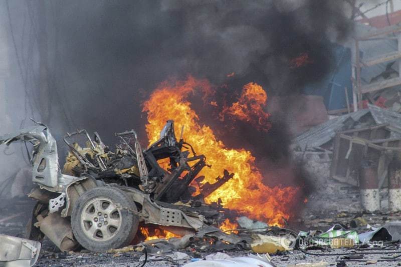 В Сомали заминированный автомобиль атаковал отель: погибли 12 человек. Опубликованы фото