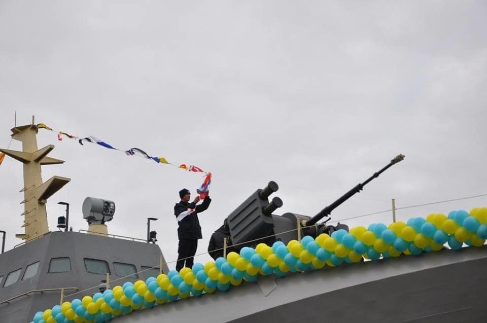 Перший пішов: в Україні спустили на воду новий броньований катер "Гюрза М". Фоторепортаж