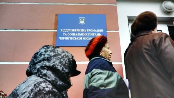 Гречка уже не работает: мэр Чернигова раздал избирателям деньги. Видеофакт
