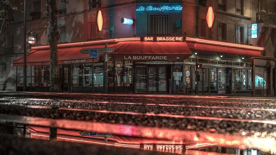 Ночь над Парижем: фотограф показала темную сторону города любви