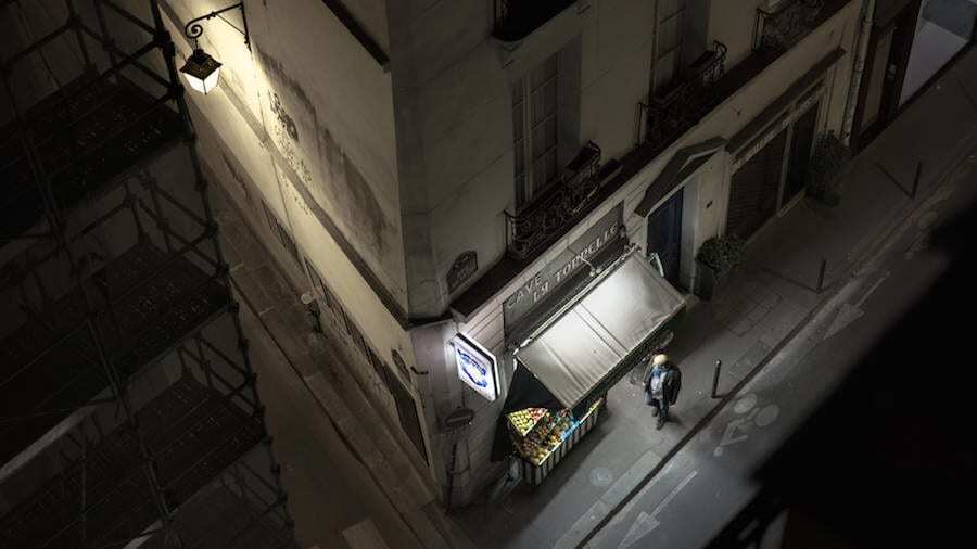 Ніч над Парижем: фотограф показала темну сторону міста кохання