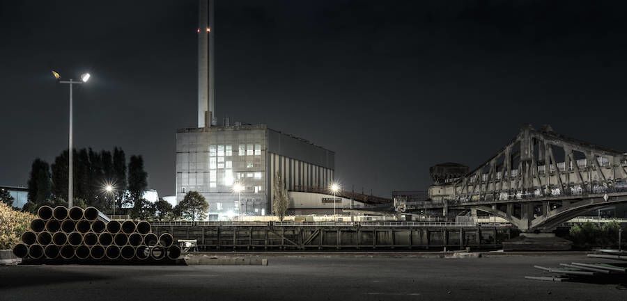 Ночь над Парижем: фотограф показала темную сторону города любви