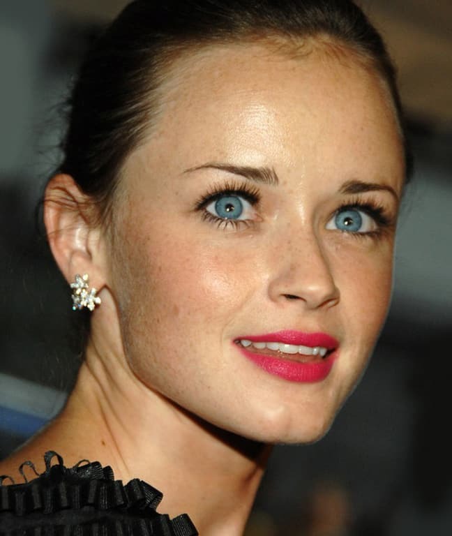 Поцелуй солнца: самые красивые звезды с веснушками