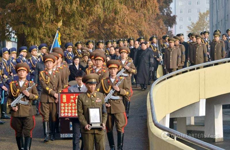 Похорон воєначальника КНДР: по центру Пхеньяна провезли труну на БТР