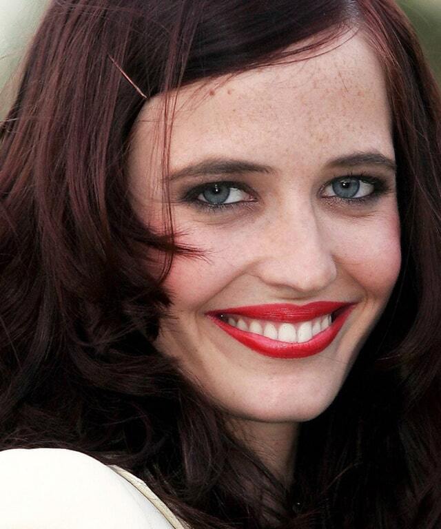 Поцелуй солнца: самые красивые звезды с веснушками