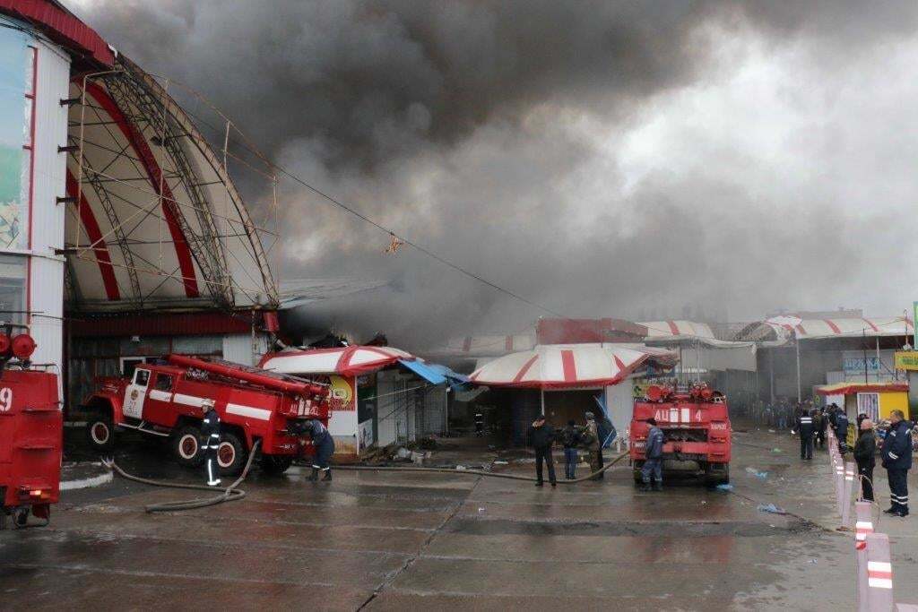 Спасатели рассказали подробности масштабного пожара в Харькове