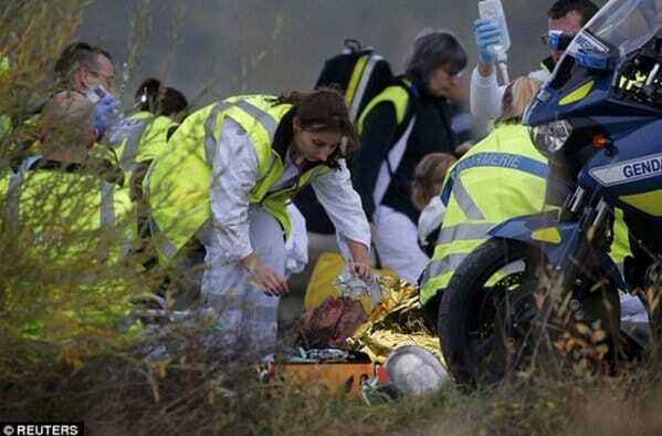 Нова трагедія: у Франції зійшов з рейок потяг, 5 жертв, десятки поранених. Фото і відеофакт