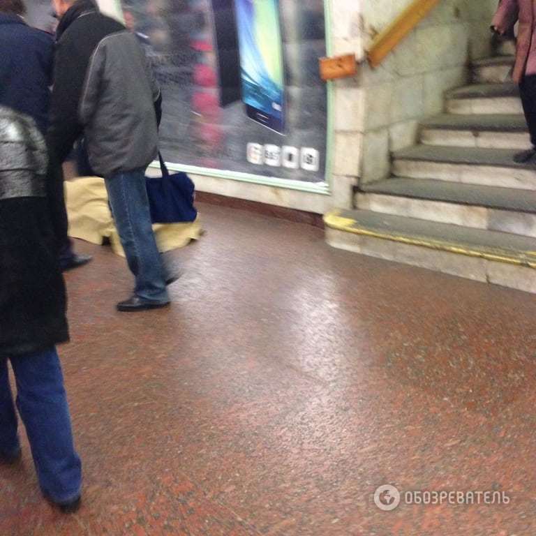 У Києві на станції метро помер чоловік