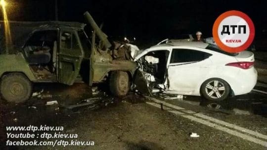 У Києві сталося жорстке ДТП: дві людини загинули. Фотофакт