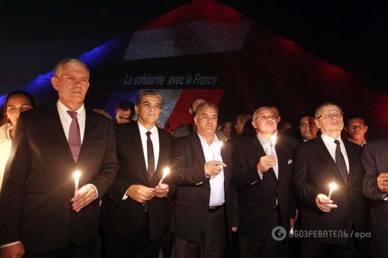 Египет солидарен: на пирамидах появились флаги России, Франции и Ливана. Опубликованы фото