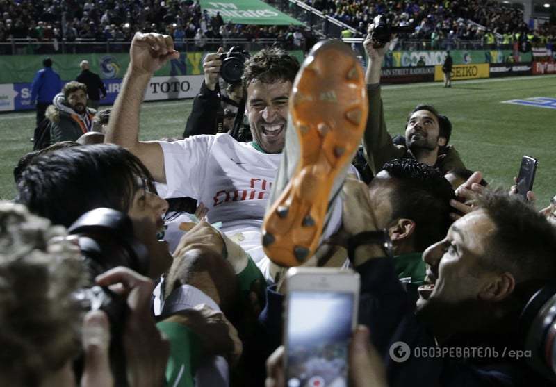Последний трофей: легенда "Реала" Рауль триумфально завершил карьеру