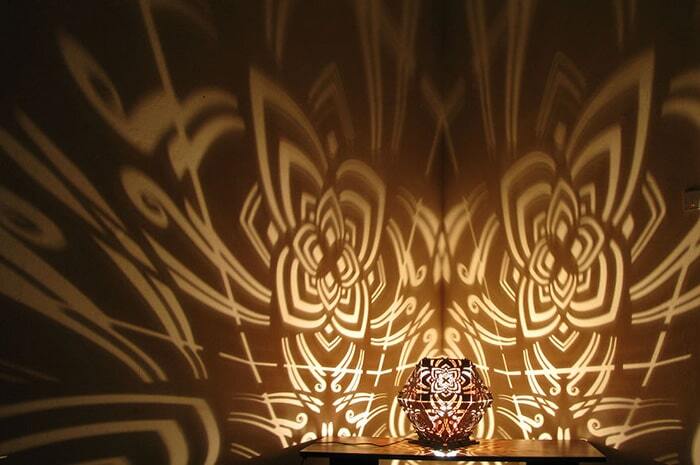 Магический свет: фото волшебных узоров на стенах от чешских дизайнеров