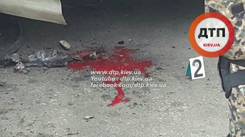 Появились жуткие фото с места взрыва автомобиля в Киеве