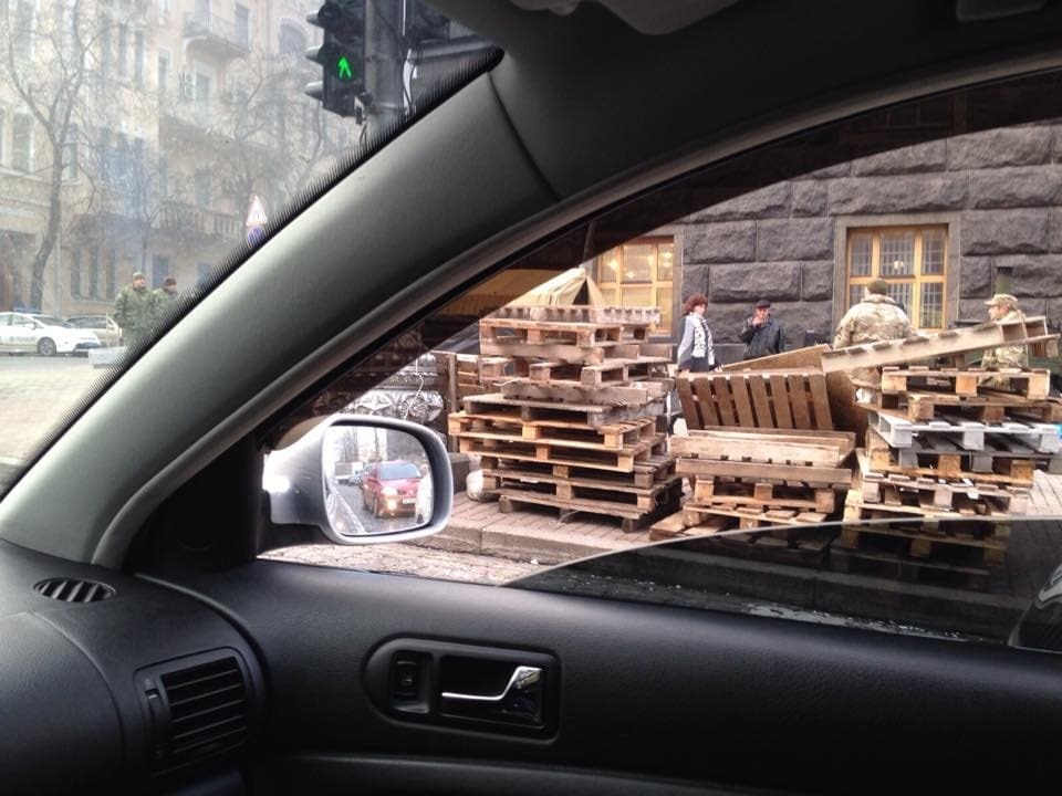 Ляшко свернул тарифный майдан под Кабмином: фотофакт