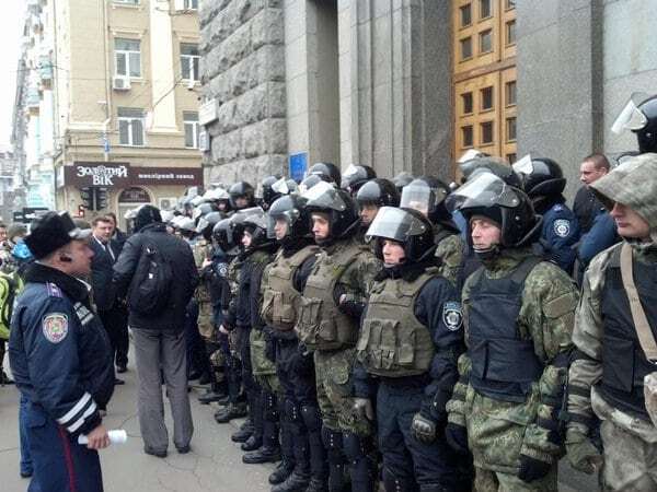 В Харькове "заминировали" здание, в котором принимал присягу Кернес