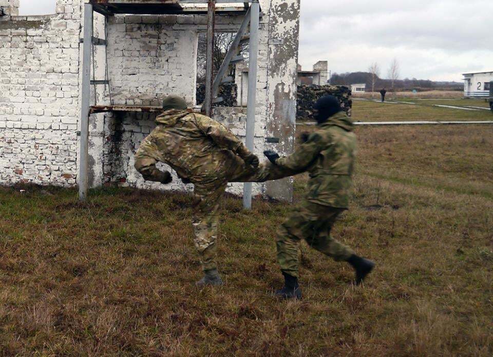 Елітні тіні: Міноборони похвалилося українськими "коммандос". Фоторепортаж