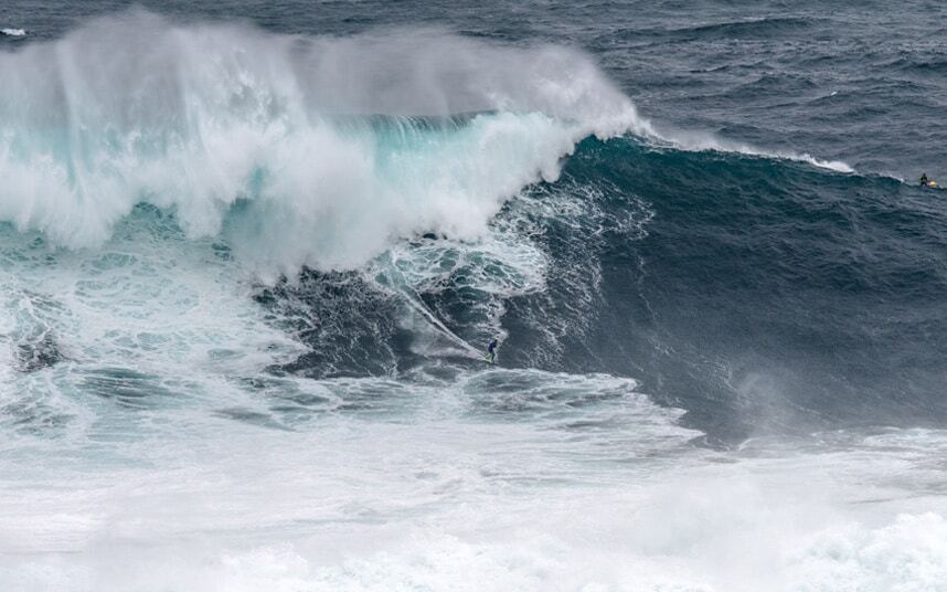Мощь воды: смертоносные волны океана, которые покорились человеку