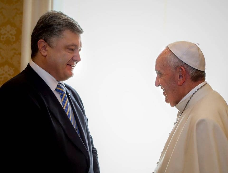 Папа Франциск приедет в Украину – Порошенко
