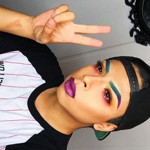 Радужные брови: модный тренд для девушек, которые не боятся экспериментов