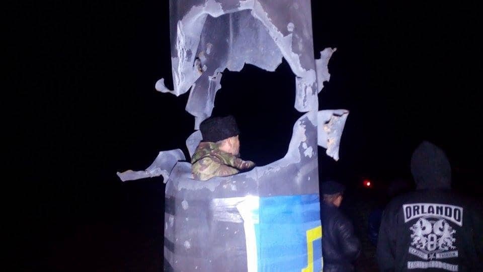 Силовики напали на участников блокады Крыма: все подробности