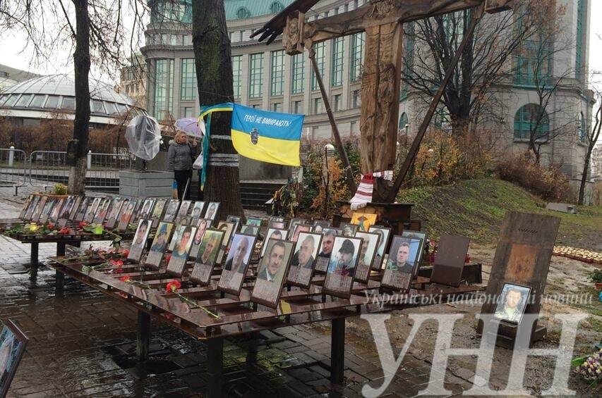 У Києві відкрили меморіал Героям Небесної сотні: фото