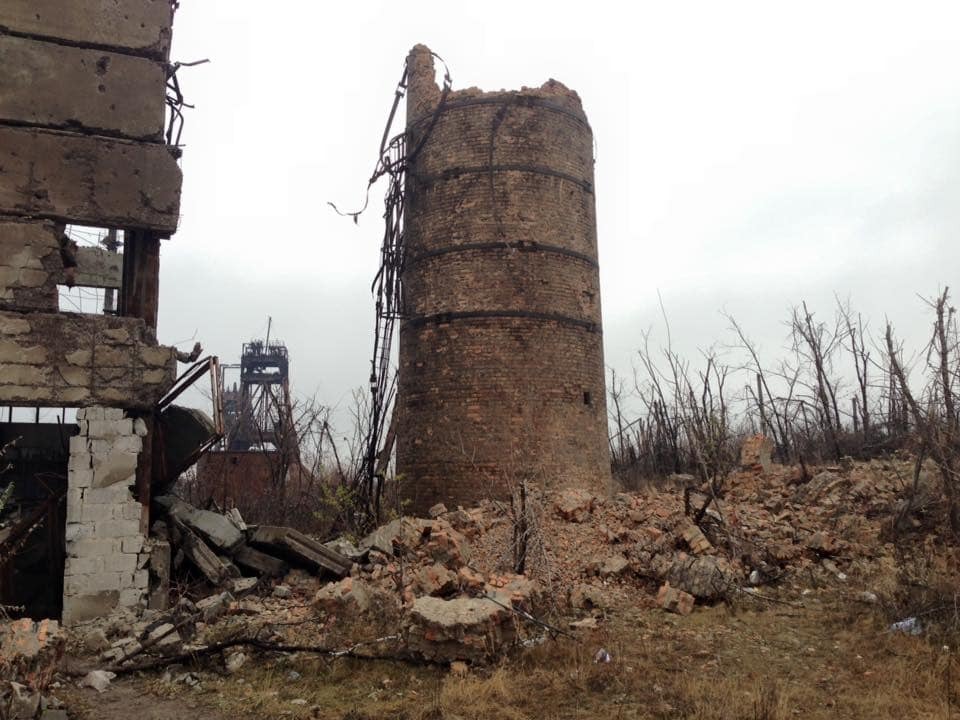 Постапокалипсис: террористы превратили шахту Бутовку на Донетчине в руины. Фоторепортаж