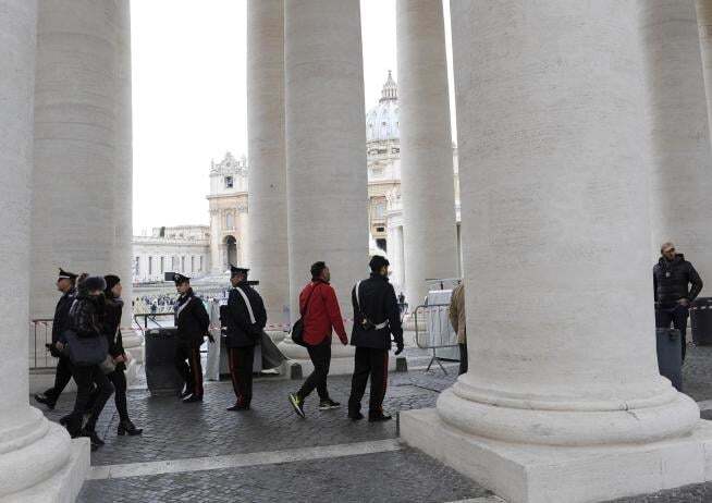 Все серьезно: в Риме из-за террористов перекрыли Площадь Святого Петра. Фоторепортаж